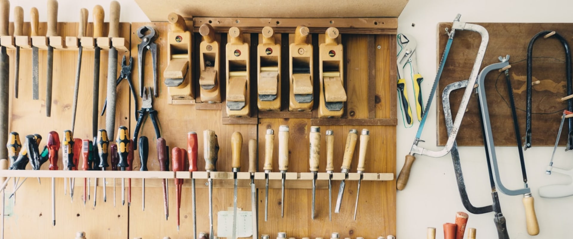 What are the 5 categories of hand tools?